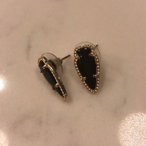 Kendra Scott black arrowhead stud earrings